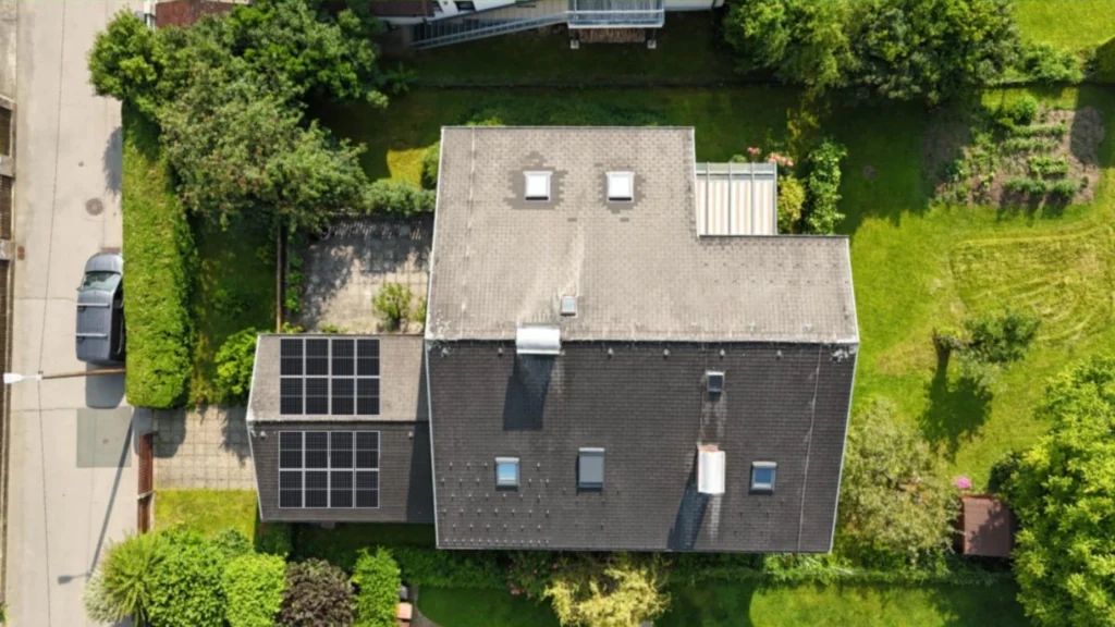 Photovoltaikanlage mit Speichersystem für ein Einfamilienhaus in Graz